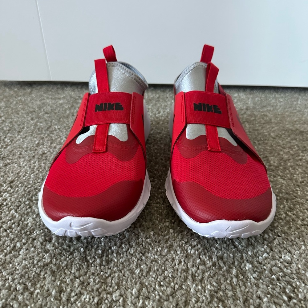 NEW Nike Flex Runner 2 (GS) “University Red / Black” – Youth Size 5.5Y